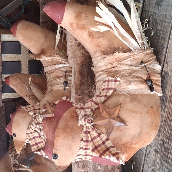 Primitive Chicken - Picture 1 of 4